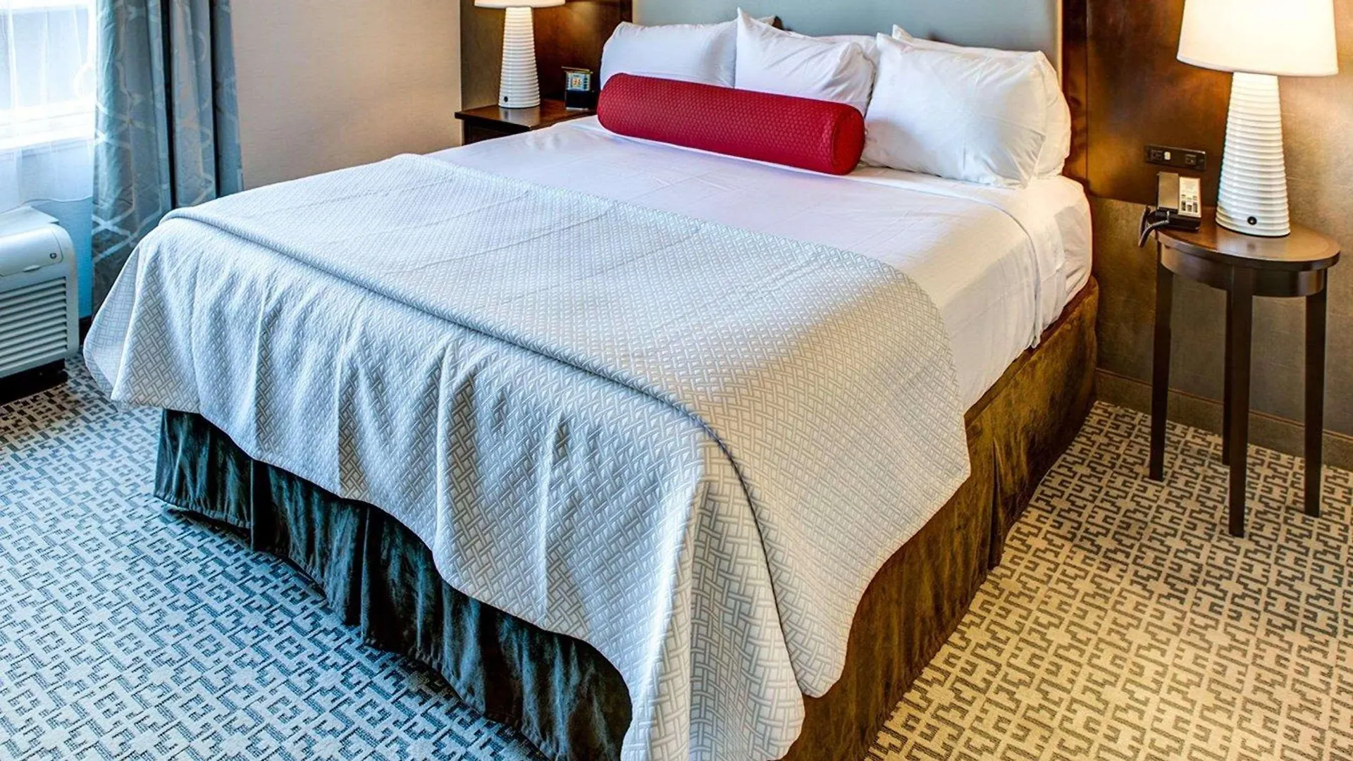 Cambria Hotel White Plains - Downtown